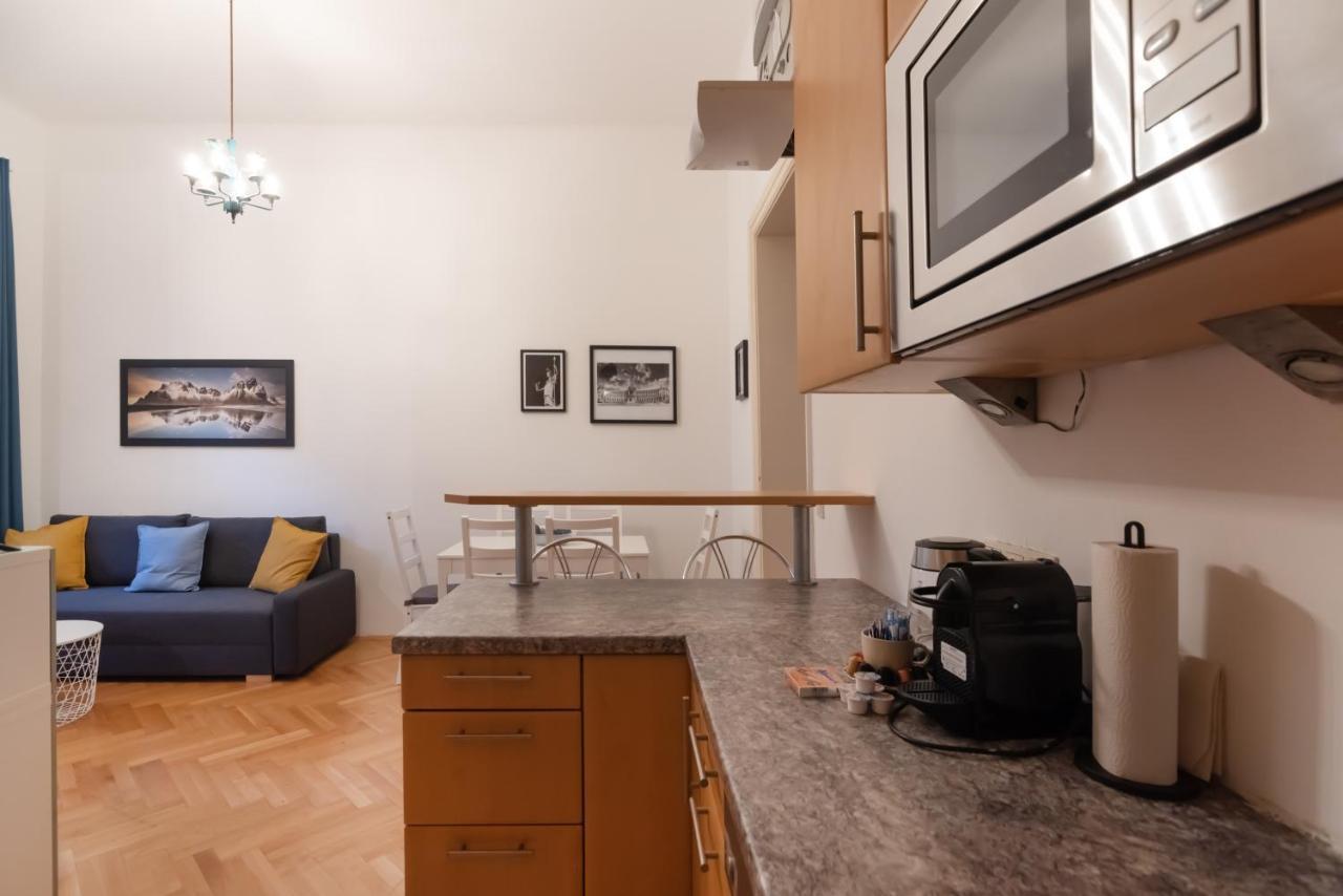 Zentrale Ruhelage Im Typischen Wiener Altbau * Wien